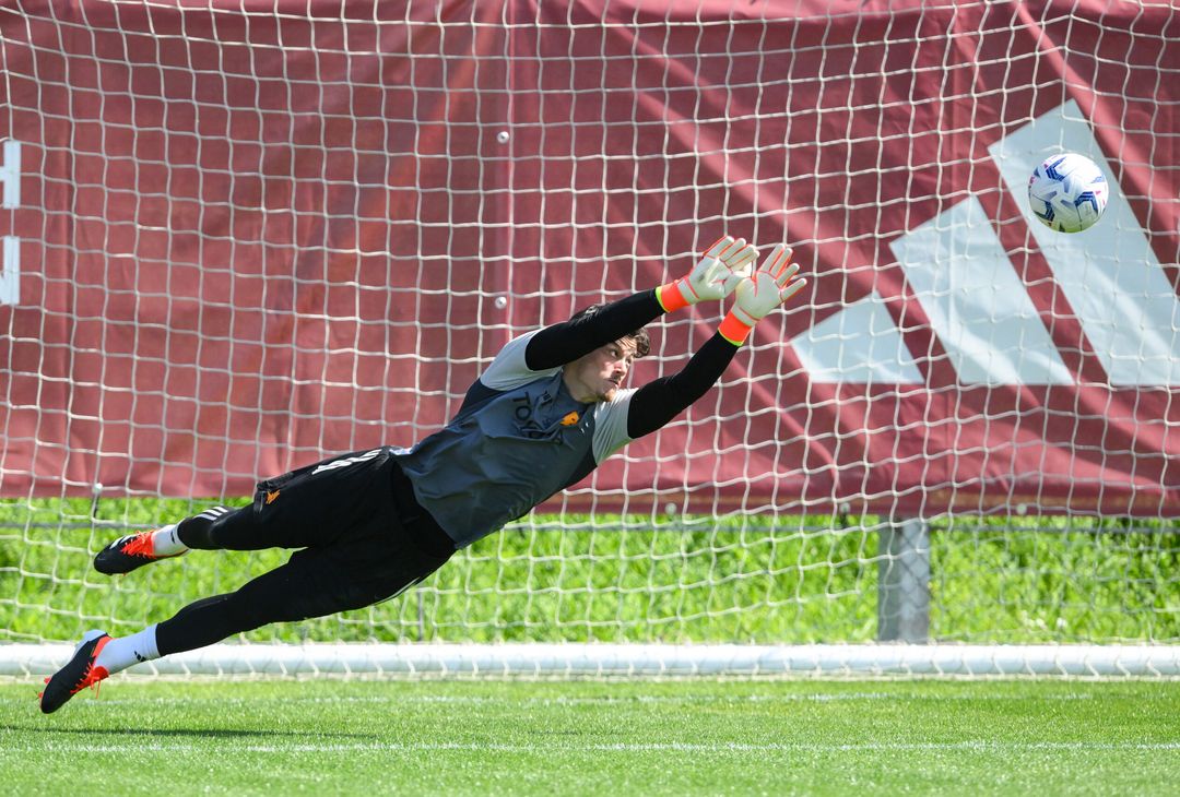 Trigoria, l’allenamento senza i nazionali: Abraham ancora in gruppo – FOTOGALLERY - immagine 7