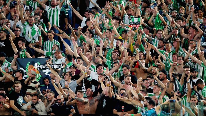 Getty Images Disordini nel settore del Betis: sedato il tentativo di contatto con i romanisti - immagine 1