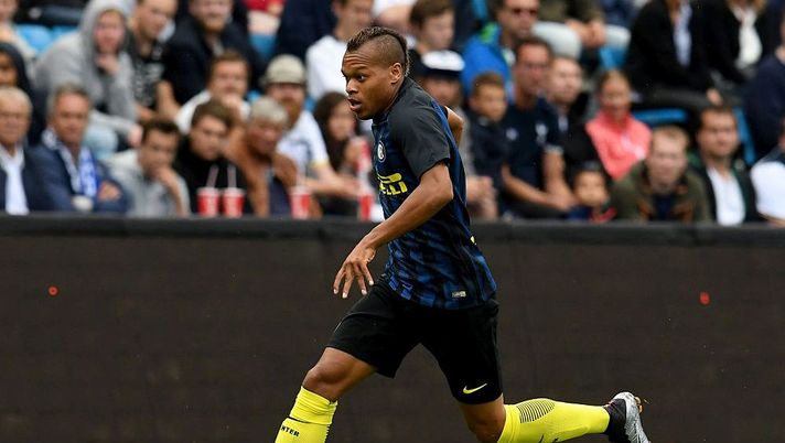 OSLO, NORWAY - AUGUST 05:  Jonathan Biabiany of FC Internazionale in action during the friendly match between Tottenham FC Hotspur and Fc Internazionale played at Ullevaal Stadium on August 5, 2016 in Oslo, Norway.  (Photo by Claudio Villa - Inter/Inter via Getty Images) 