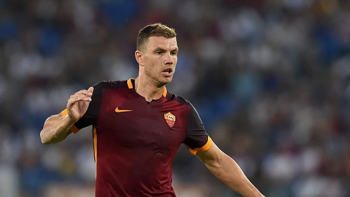 Italia-Bosnia, Dzeko: “Subiti due gol banali, avremmo meritato di più. Futuro all’Inter? Dopo le vacanze…” Italia-Bosnia, Dzeko: “Subiti due gol banali, avremmo meritato di più. Futuro all’Inter? Dopo le vacanze…”