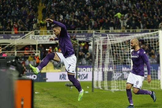 FLORENCE, ITALY - NOVEMBER 09: Luka Jovic of ACF Fiorentina celebrates after scoring a goal during the Serie A match between ACF Fiorentina and Salernitana at Stadio Artemio Franchi on November 9, 2022 in Florence, Italy. (Photo by Gabriele Maltinti/Getty Images) Jovic, gol e pace fatta. Adesso la titolarità è riconquistata- immagine 2
