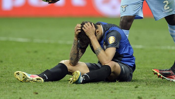 MILAN, ITALY - MAY 08:  Ricardo Gabriel Alvarez of FC Inter shows his dejection during the Serie A match between FC Internazionale Milano and S.S. Lazio at San Siro Stadium on May 8, 2013 in Milan, Italy.  (Photo by Claudio Villa/Getty Images)  MILAN, ITALY - MAY 08:  Ricardo Gabriel Alvarez of FC Inter shows his dejection during the Serie A match between FC Internazionale Milano and S.S. Lazio at San Siro Stadium on May 8, 2013 in Milan, Italy.  (Photo by Claudio Villa/Getty Images)