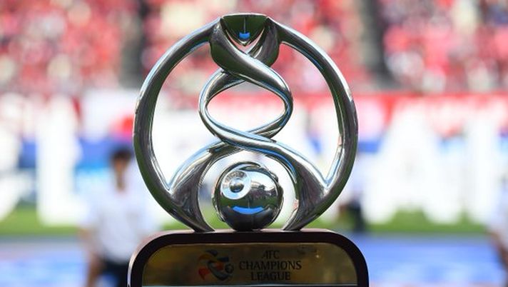 Il trofeo della Champions in Asia Il trofeo della Champions in Asia