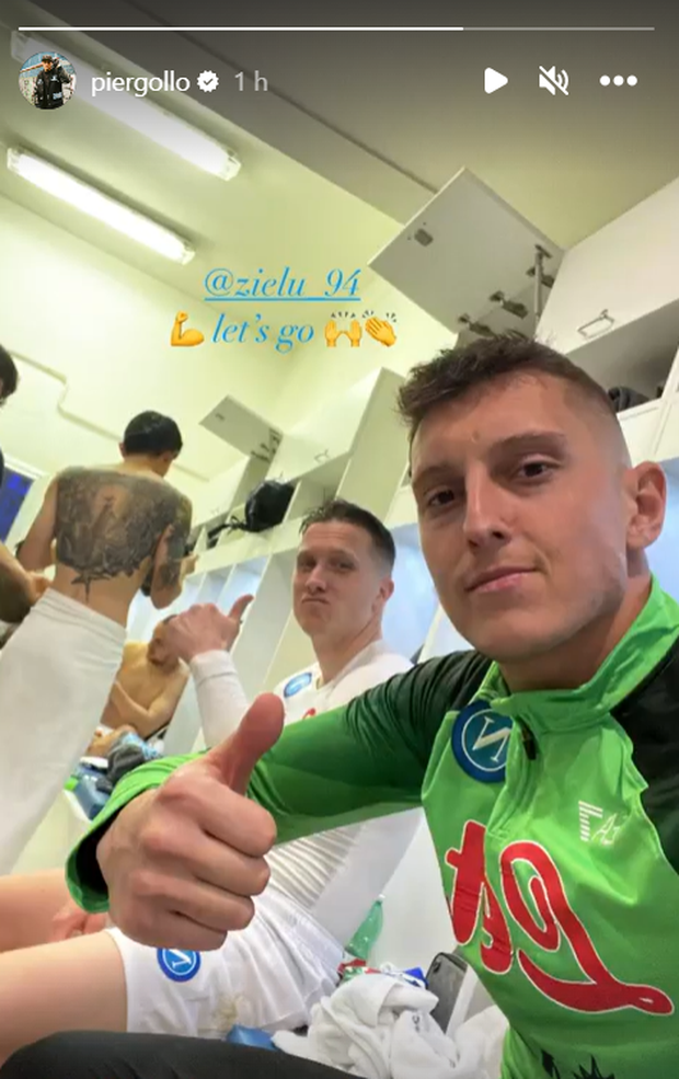 FOTO Gollini festeggia la vittoria del Napoli con Zielinski: “Let’s go”- immagine 3