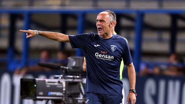 EMPOLI, ITALY - SEPTEMBER 12: Giovanni Martusciello manager of Empoli FC gestures during the Serie A match between Empoli FC and FC Crotone at Stadio Carlo Castellani on September 12, 2016 in Empoli, Italy.  (Photo by Gabriele Maltinti/Getty Images) 