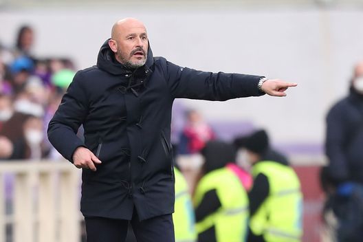 FLORENCE, ITALY - MARCH 06: Vincenzo Italiano manager of ACF Fiorentina gestures during the Serie A match between ACF Fiorentina and Hellas Verona FC at Stadio Artemio Franchi on March 6, 2022 in Florence, . (Photo by Gabriele Maltinti/Getty Images) FLORENCE, ITALY - MARCH 06: Vincenzo Italiano manager of ACF Fiorentina gestures during the Serie A match between ACF Fiorentina and Hellas Verona FC at Stadio Artemio Franchi on March 6, 2022 in Florence, . (Photo by Gabriele Maltinti/Getty Images)