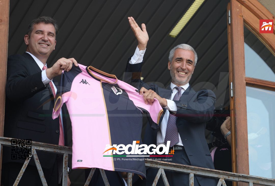 FOTO PALERMO AL CITY GROUP: MIRRI, SORIANO E L’ABBRACCIO DEI TIFOSI (GALLERY) - immagine 16