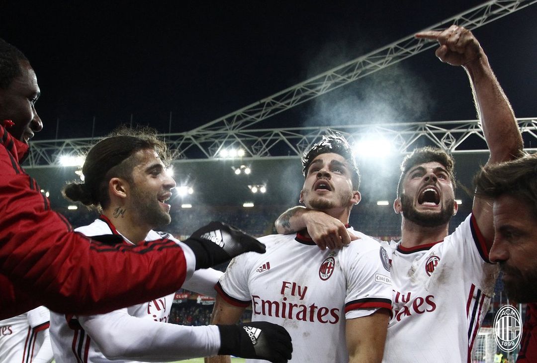  André Silva festeggiato in  Genoa-Milan, @acmilan 