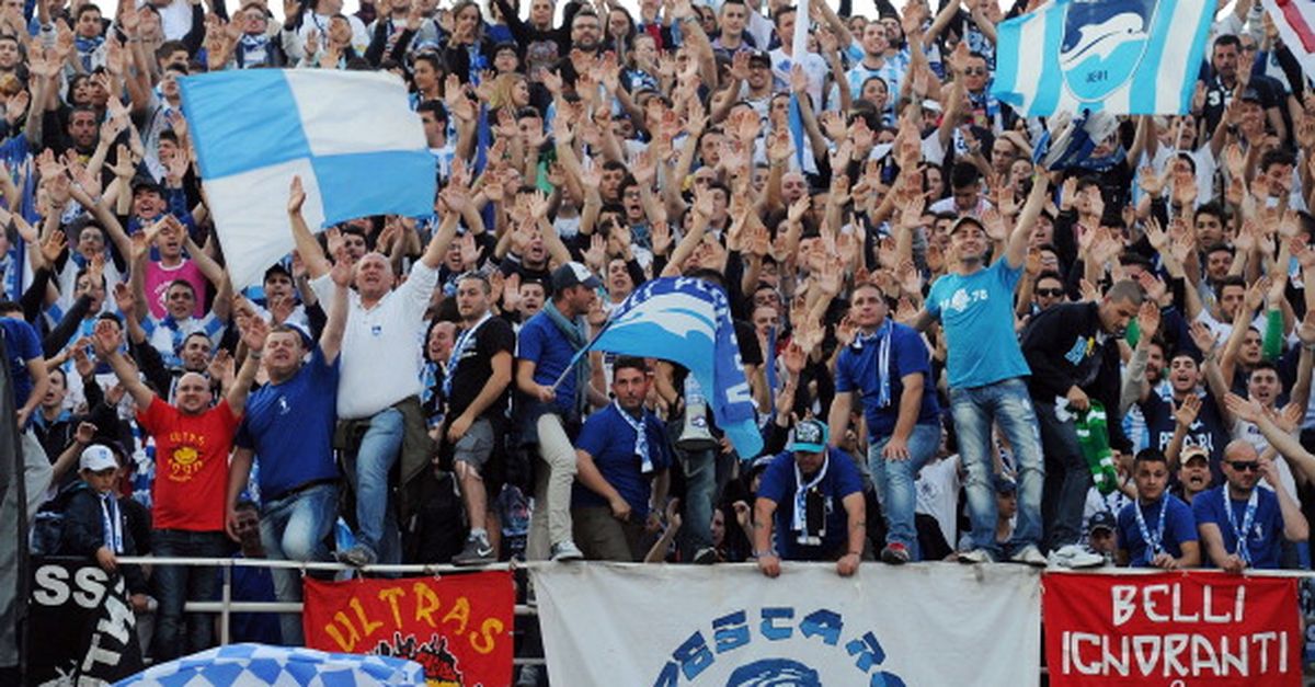 Pescara, Tifosi Inferociti: Striscione Appeso Allo Stadio Contro ...