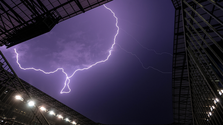 Amichevole tragica, allenatore bulgaro ucciso da un fulmine sul campo di gioco Amichevole tragica, allenatore bulgaro ucciso da un fulmine sul campo di gioco