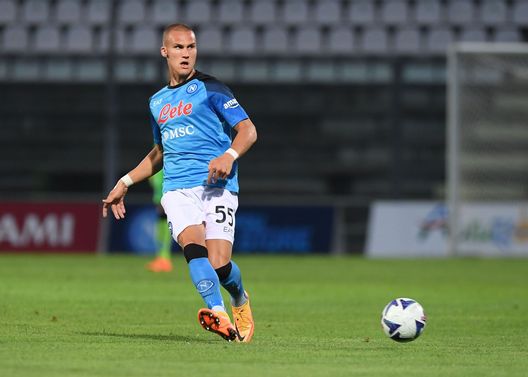 (Photo by SSC NAPOLI/SSC NAPOLI via Getty Images) Ostigard, voti positivi per il suo esordio: si ambienta prima degli altri- immagine 2