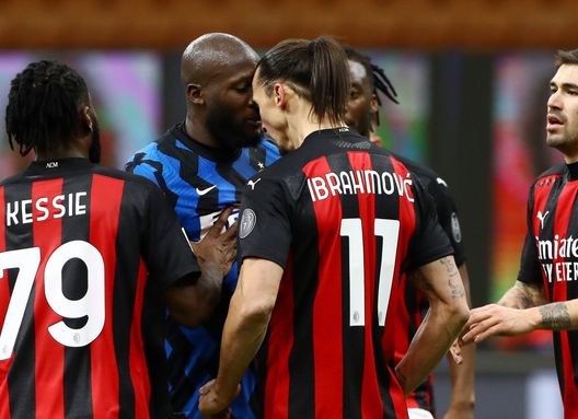 MILAN, ITALY - JANUARY 26: Romelu Lukaku of FC Internazionale clashes with Zlatan Ibrahimovic of AC Milan during the Coppa Italia match between FC Internazionale and AC Milan at Stadio Giuseppe Meazza on January 26, 2021 in Milan, Italy. Sporting stadiums around Italy remain under strict restrictions due to the Coronavirus Pandemic as Government social distancing laws prohibit fans inside venues resulting in games being played behind closed doors. (Photo by Marco Luzzani/Getty Images) MILAN, ITALY - JANUARY 26: Romelu Lukaku of FC Internazionale clashes with Zlatan Ibrahimovic of AC Milan during the Coppa Italia match between FC Internazionale and AC Milan at Stadio Giuseppe Meazza on January 26, 2021 in Milan, Italy. Sporting stadiums around Italy remain under strict restrictions due to the Coronavirus Pandemic as Government social distancing laws prohibit fans inside venues resulting in games being played behind closed doors. (Photo by Marco Luzzani/Getty Images)