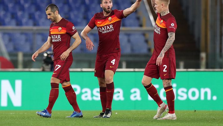 ROME, ITALY - APRIL 22: Bryan Cristante of A.S Roma celebrates after scoring their sides first goal with team mate Rick Karsdorp during the Serie A match between AS Roma and Atalanta BC at Stadio Olimpico on April 22, 2021 in Rome, Italy. Sporting stadiums around Italy remain under strict restrictions due to the Coronavirus Pandemic as Government social distancing laws prohibit fans inside venues resulting in games being played behind closed doors. (Photo by Paolo Bruno/Getty Images) ROME, ITALY - APRIL 22: Bryan Cristante of A.S Roma celebrates after scoring their sides first goal with team mate Rick Karsdorp during the Serie A match between AS Roma and Atalanta BC at Stadio Olimpico on April 22, 2021 in Rome, Italy. Sporting stadiums around Italy remain under strict restrictions due to the Coronavirus Pandemic as Government social distancing laws prohibit fans inside venues resulting in games being played behind closed doors. (Photo by Paolo Bruno/Getty Images)