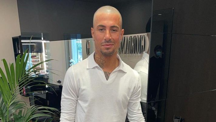 Social, Armando Izzo ha approfittato del tempo libero per darci un taglio 