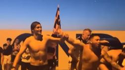 VIDEO Palermo in B, la festa prosegue a… Mondello: il tuffo a mare dei rosanero