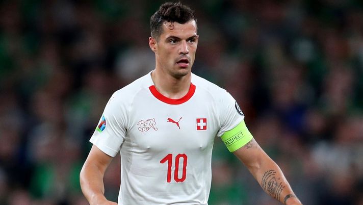 Granit Xhaka con la maglia della Svizzera (credits: GETTY Images) Granit Xhaka Svizzera
