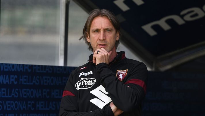 VERONA, ITALY - MAY 09:  Davide Nicola head coach of Torino FC  looks on prior to the Serie A match between Hellas Verona FC  and Torino FC at Stadio Marcantonio Bentegodi on May 09, 2021 in Verona, Italy. Sporting stadiums around Italy remain under strict restrictions due to the Coronavirus Pandemic as Government social distancing laws prohibit fans inside venues resulting in games being played behind closed doors. (Photo by Alessandro Sabattini/Getty Images) 