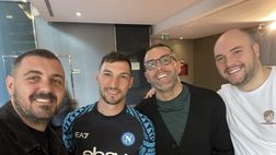 GALLERY Invasione dei tifosi del Napoli in Spagna: gli scatti con i calciatori