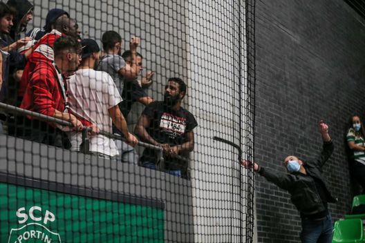 Lisbona, escalation derby: ultras Benfica 13 arresti, 16 per lo Sporting…- immagine 2