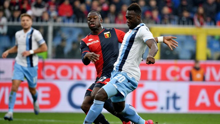 GENOA, ITALY - FEBRUARY 23: Felipe Caicedo of SS Lazio competes for the ball with Adama Soumaoro of Genoa CFC during the Serie A match between Genoa CFC and SS Lazio at Stadio Luigi Ferraris on February 23, 2020 in Genoa, Italy. (Photo by Marco Rosi/Getty Images) GENOA, ITALY - FEBRUARY 23: Felipe Caicedo of SS Lazio competes for the ball with Adama Soumaoro of Genoa CFC during the Serie A match between Genoa CFC and SS Lazio at Stadio Luigi Ferraris on February 23, 2020 in Genoa, Italy. (Photo by Marco Rosi/Getty Images)