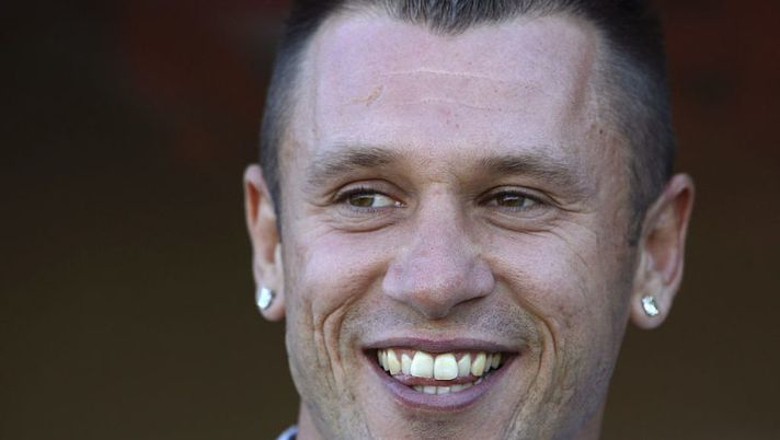 VARESE, ITALY - AUGUST 14: Antonio Cassano of Parma FC looks on before the pre-season friendly match between AS Varese and FC Parma at Stadio Franco Ossola on August 14, 2014 in Varese, Italy. (Photo by Marco Luzzani/Getty Images) Cassano: “Castrovilli mi piace, vi dico i cinque giovani più forti d’Europa” - immagine 1