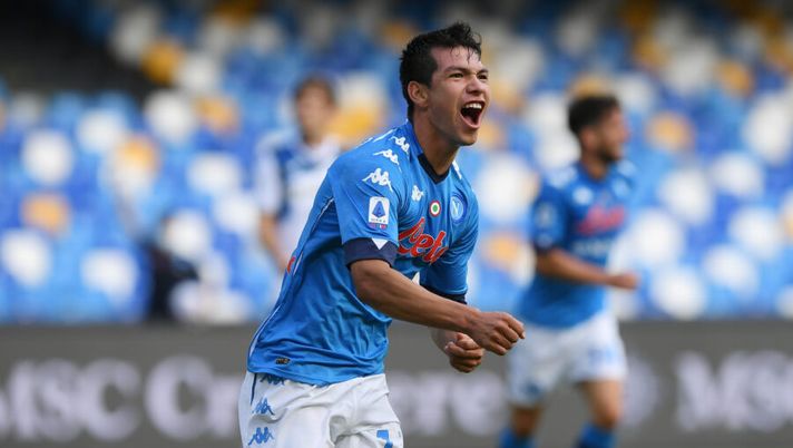 NAPLES, ITALY - OCTOBER 17: Hirving Lozano of SSC Napoli celebrates after scoring the 1-0 goal during the Serie A match between SSC Napoli and Atalanta BC at Stadio San Paolo on October 17, 2020 in Naples, Italy. (Photo by Francesco Pecoraro/Getty Images) PREVIEW SOS – I nostri consigli per ogni partita: chi schierare, chi è da evitare e le sorprese - immagine 1