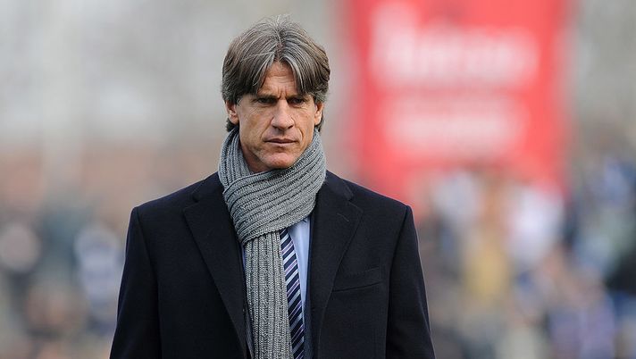 Cristiano Giaretta looks on prior to the Serie B match between Novara Calcio and Reggina Calcio at Silvio Piola Stadium on March 2, 2013 in Novara, Italy.  (Photo by Valerio Pennicino/Getty Images) 