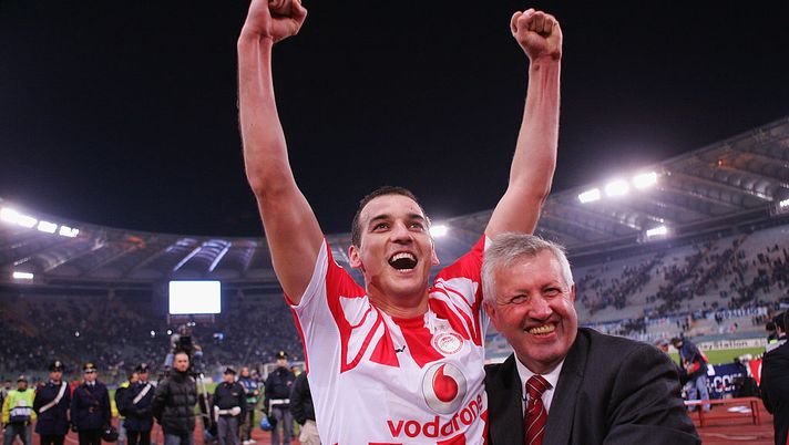 ROME - NOVEMBER 28:  Darko Kovacevic (L) of  Olympiacos scorer of his sides second goal celebrates victory at the final whistle during the UEFA Champions League Group C match between Lazio and Olympiacos at the Olympic Stadium on November 28, 2007 in Rome, Italy.  (Photo by Michael Steele/Getty Images) 