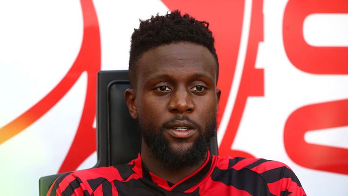 MILAN, ITALY - AUGUST 13: Divock Origi of AC Milan looks on prior to the Serie A match between AC MIlan and Udinese Calcio at Stadio Giuseppe Meazza on August 13, 2022 in Milan, . (Photo by Marco Luzzani/Getty Images) Milan, da Tonali a De Ketelaere: i cambi pronti per il derby. E le novità su Origi e Rebic - immagine 1