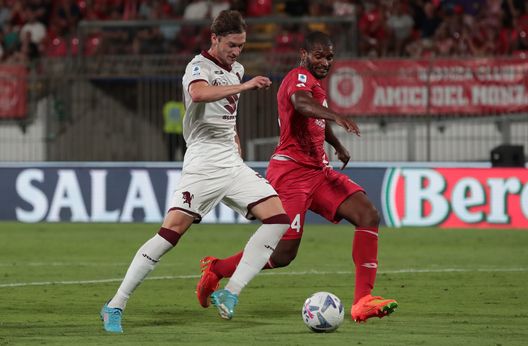 MONZA, ITALY - AUGUST 13: Aleksej Miranchuk of Torino FC scores the opening goal during the Serie A match between AC Monza and Torino FC at Stadio Brianteo on August 13, 2022 in Monza, Italy. (Photo by Emilio Andreoli/Getty Images) Toro, sabato arriva la Lazio: il pubblico amico diventa un fattore per i granata- immagine 3