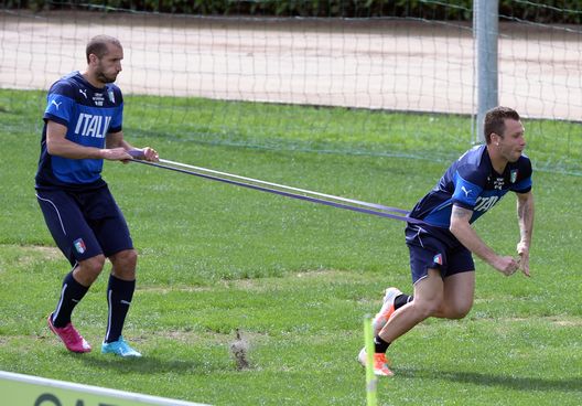 FLORENCE, ITALY - MAY 22: Giorgio Chiellini (L) and Antonio Cassano of Italy during a training session at Coverciano on May 22, 2014 in Florence, Italy. (Photo by Claudio Villa/Getty Images) FLORENCE, ITALY - MAY 22: Giorgio Chiellini (L) and Antonio Cassano of Italy during a training session at Coverciano on May 22, 2014 in Florence, Italy. (Photo by Claudio Villa/Getty Images)