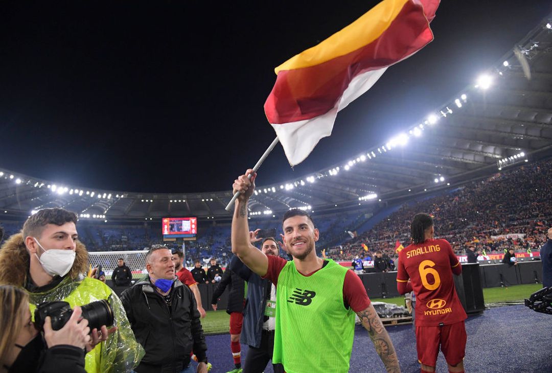 La Roma si scatena: Mancini con la bandiera, Abraham si spoglia – FOTO GALLERY - immagine 38