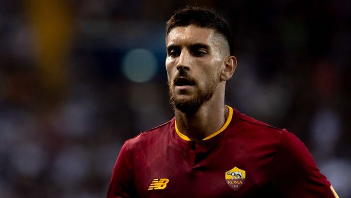 UDINE, ITALY - SEPTEMBER 04: Lorenzo Pellegrini of AS Roma looks on during the Serie A match between Udinese Calcio and AS Roma at Dacia Arena on September 04, 2022 in Udine, Italy. (Photo by Emmanuele Ciancaglini/Getty Images) NEWS – Novità Pellegrini, Dybala e Lovato! Politano, Miranchuk, Vojvoda, Barrow, Verde, Banda… - immagine 1