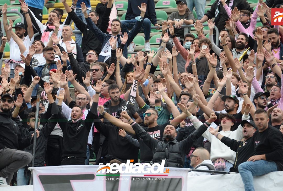 FOTO, i tifosi allo stadio per Palermo – Avellino 1-1 (Gallery) - immagine 38