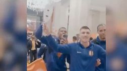 VIDEO/ Olanda, che festa in hotel. Van Gaal e Dumfries scatenati!