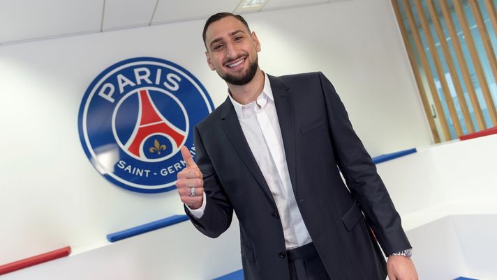 Gianluigi Donnarumma (ex portiere AC Milan) nel giorno della sua presentazione al PSG | Calciomercato Milan News (Officiel PSG Twitter account)
