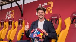 Di Giannantonio pilota romanista: scopre la sua nuova moto con la tuta della Roma