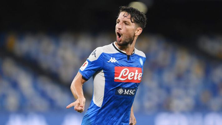 NAPLES, ITALY - JUNE 13: Dries Mertens of SSC Napoli celebrates after scoring the 1-1 goal during the Coppa Italia Semi-Final Second Leg match between SSC Napoli and FC Internazionale at Stadio San Paolo on June 13, 2020 in Naples, Italy. (Photo by Francesco Pecoraro/Getty Images) FORMAZIONI – Mertens, Palacio, Iago, Cutrone, Ramirez: tutti i ballottaggi di oggi- immagine 1