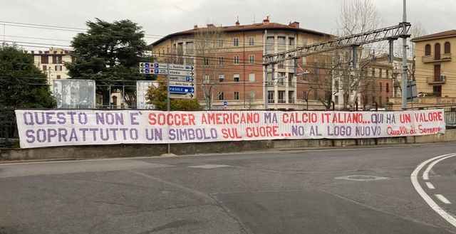 Striscione tifo organizzato viola Striscione tifo organizzato viola