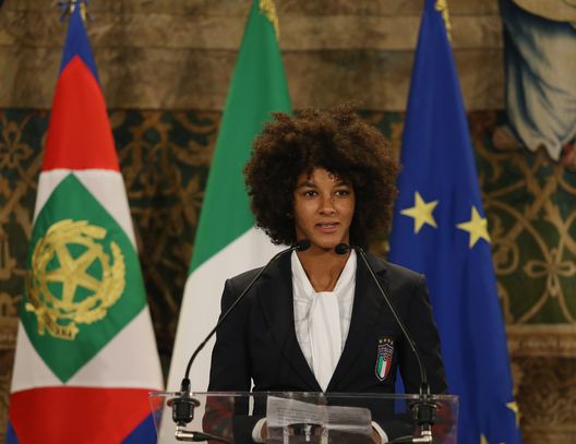 ROME, ITALY - OCTOBER 15: Italy women team player Sara Gama attends the meeting with Italy's national football team at Quirinale Palace on October 15, 2018 in Rome, Italy. (Photo by Paolo Bruno/Getty Images) ROME, ITALY - OCTOBER 15: Italy women team player Sara Gama attends the meeting with Italy's national football team at Quirinale Palace on October 15, 2018 in Rome, Italy. (Photo by Paolo Bruno/Getty Images)