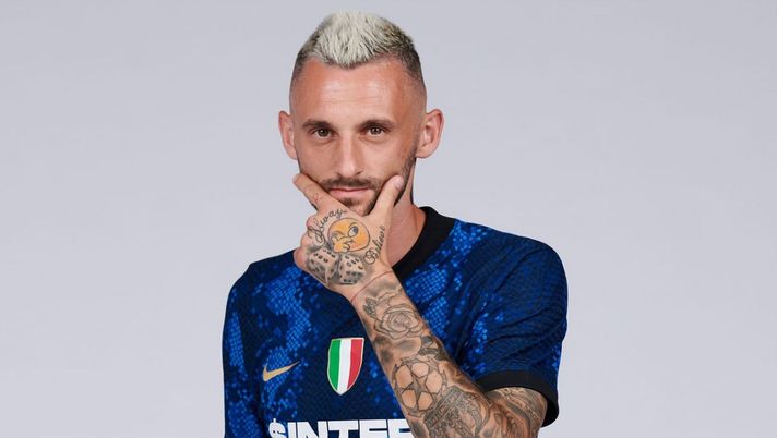 FCIN1908 / Inter, è arrivato il nero su bianco: Brozovic ha firmato oggi il rinnovo - immagine 1