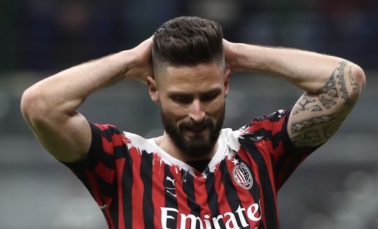 Olivier Giroud (attaccante AC Milan) qui durante Milan-Bologna 0-0 (Serie A 2021-2022) | News (Getty Images) Olivier Giroud (attaccante AC Milan) qui durante Milan-Bologna 0-0 (Serie A 2021-2022) | News (Getty Images)