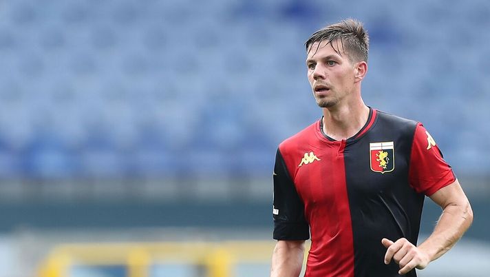 GENOA, ITALY - SEPTEMBER 20: Miha Zajc of Genoa CFC looks on during the Serie A match between Genoa CFC and FC Crotone at Stadio Luigi Ferraris on September 20, 2020 in Genoa, Italy.  (Photo by Gabriele Maltinti/Getty Images) 