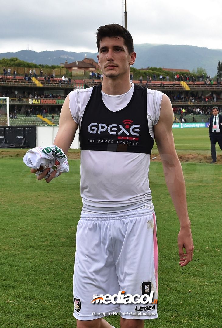 TERNI, ITALY - MAY 05: Stefano Moreo of US Città di Palermo celebrates the victory after the serie B match between Ternana Calcio and US Citta di Palermo at Stadio Libero Liberati on May 5, 2018 in Terni, Italy.  (Photo by Giuseppe Bellini/Getty Images) 