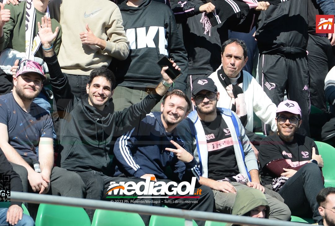 FOTOTIFO Palermo-Frosinone 1-1, i tifosi allo Stadio “Renzo Barbera” (Gallery) - immagine 63