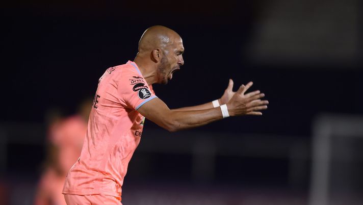 BUENOS AIRES, ARGENTINA - SEPTEMBER 22: Marcos Riquelme of Bolivar celebrates after scoring the first goal of his team during a group B match of Copa CONMEBOL Libertadores 2020 between Tigre and Bolivar at Jose Dellagiovanna on September 22, 2020 in Buenos Aires, Argentina. (Photo by Marcelo Endelli/Getty Images) BUENOS AIRES, ARGENTINA - SEPTEMBER 22: Marcos Riquelme of Bolivar celebrates after scoring the first goal of his team during a group B match of Copa CONMEBOL Libertadores 2020 between Tigre and Bolivar at Jose Dellagiovanna on September 22, 2020 in Buenos Aires, Argentina. (Photo by Marcelo Endelli/Getty Images)