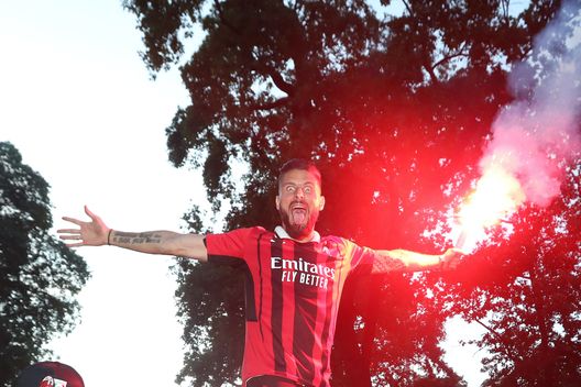Olivier Giroud (attaccante AC Milan) festeggia la vittoria dello Scudetto | Milan News (Getty Images) Olivier Giroud AC Milan