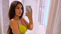 Floriana Messina, il selfie è bollente: la modella mostra una scollatura da capogiro