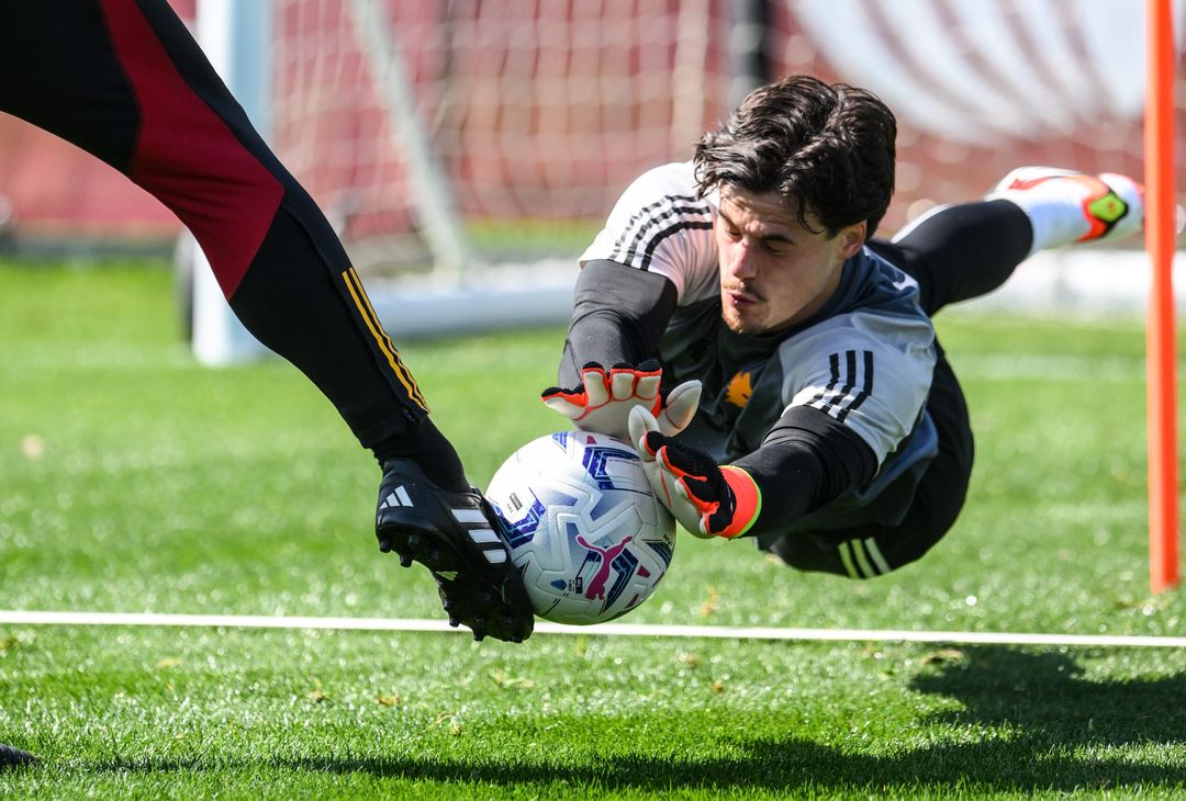 Trigoria, l’allenamento senza i nazionali: Abraham ancora in gruppo – FOTOGALLERY - immagine 9
