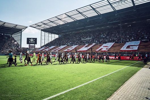 Il St. Pauli al fianco dei tifosi: perché i poliziotti li fotografano in trasferta?- immagine 2